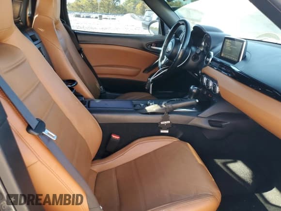 ✅ 2017 FIAT 124 Spider Lusso • VIN: JC1NFAEK5H0106005 • Лот: 86717805. Опубликован ранее на Copart с пробегом 86 968 миль. Бесплатный доступ к архиву аукционных продаж из США и подробный отчёт об истории автомобиля на DreamBid. Изображение 10.