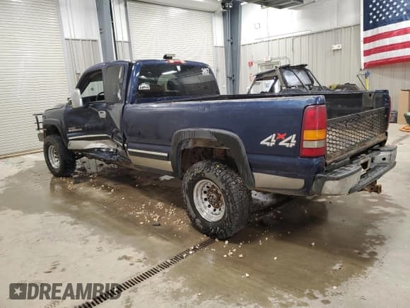 ✅ 2001 Chevrolet Silverado 2500HD LS • VIN: 1GCHK29171E341243 • Лот: 71186725. Опубликован ранее на Copart с пробегом 245 804 миль. Бесплатный доступ к архиву аукционных продаж из США и подробный отчёт об истории автомобиля на DreamBid. Изображение 2.