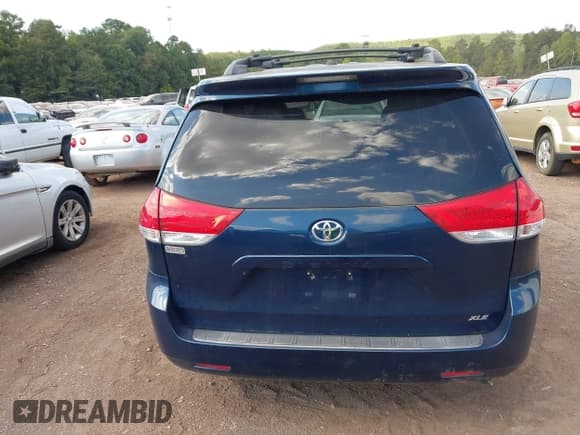 ✅ 2011 Toyota Sienna XLE AAS • VIN: 5TDYK3DC7BS121451 • Lot: 43174564. Listed on IAAI with 268,726 mi. Free auction sales archive from the USA and detailed vehicle history report at DreamBid. Image 16.