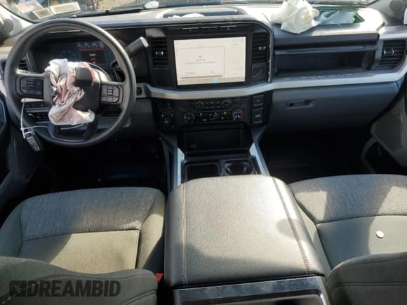 ✅ 2024 Ford F-250 • VIN: 1FT8X2BN5RED77555 • Лот: 83843285. Опубликован ранее на Copart с пробегом 33 449 миль. Бесплатный доступ к архиву аукционных продаж из США и подробный отчёт об истории автомобиля на DreamBid. Изображение 8.