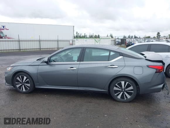 ✅ 2021 Nissan Altima SV • VIN: 1N4BL4DV2MN325504 • Lot: 43700940. Listed on IAAI with 103,641 mi. Free auction sales archive from the USA and detailed vehicle history report at DreamBid. Image 14.