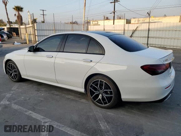 ✅ 2023 Mercedes-Benz E 350 • VIN: W1KZF8DB0PB102662 • Lot: 42419525. Listed on Copart with 21,405 mi. Free auction sales archive from the USA and detailed vehicle history report at DreamBid. Image 2.