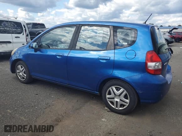 ✅ 2008 Honda Fit • VIN: JHMGD38498S065505 • Лот: 80680435. Опубликован ранее на Copart с пробегом 200 728 миль. Бесплатный доступ к архиву аукционных продаж из США и подробный отчёт об истории автомобиля на DreamBid. Изображение 2.