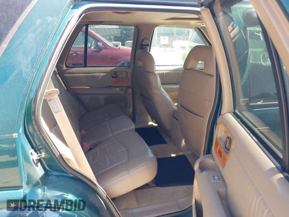 ✅ 1997 Chevrolet Blazer LS • VIN: 1GNDT13WXV2175468 • Lot: 42081531. Wystawiony na IAAI z przebiegiem 148 858 mil. Bezpłatny archiwum sprzedaży aukcyjnych z USA i szczegółowy raport historii pojazdu na DreamBid. Zdjęcie 8.