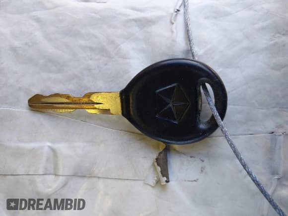 ✅ 2000 Jeep Wrangler SE • VIN: 1J4FA29P8YP729363 • Лот: 43685505. Опубликован ранее на IAAI с пробегом 176 196 миль. Бесплатный доступ к архиву аукционных продаж из США и подробный отчёт об истории автомобиля на DreamBid. Изображение 11.