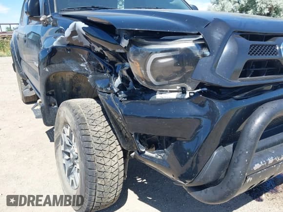 ✅ 2012 Toyota Tacoma PreRunner • VIN: 3TMJU4GN8CM136850 • Lot: 42767423. Listed on IAAI with 128,151 mi. Free auction sales archive from the USA and detailed vehicle history report at DreamBid. Image 12.
