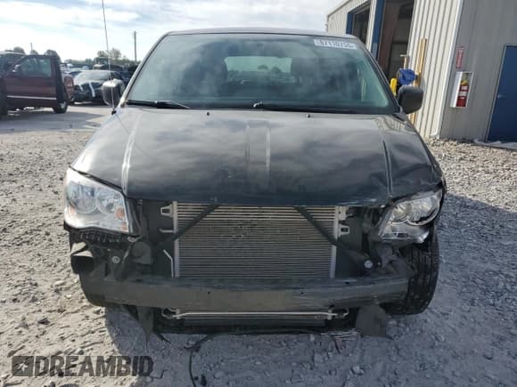 ✅ 2017 Dodge Grand Caravan SE • VIN: 2C4RDGBG4HR568333 • Lot: 87110755. Wystawiony na Copart z przebiegiem 44 203 mil. Bezpłatny archiwum sprzedaży aukcyjnych z USA i szczegółowy raport historii pojazdu na DreamBid. Zdjęcie 5.