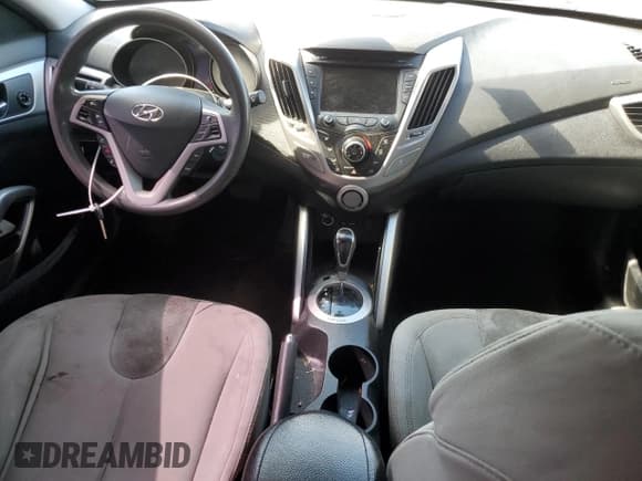 ✅ 2012 Hyundai Veloster w/Red Int • VIN: KMHTC6AD2CU034734 • Lot: 66930434. Wystawiony na Copart z przebiegiem 148 972 mil. Bezpłatny archiwum sprzedaży aukcyjnych z USA i szczegółowy raport historii pojazdu na DreamBid. Zdjęcie 8.