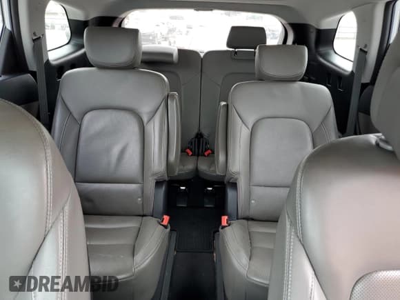 ✅ 2017 Hyundai Santa Fe SE Ultimate • VIN: KM8SRDHF8HU239245 • Лот: 45881344. Опубликован ранее на Copart с пробегом 168 607 миль. Бесплатный доступ к архиву аукционных продаж из США и подробный отчёт об истории автомобиля на DreamBid. Изображение 10.