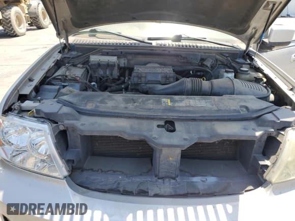 ✅ 2005 Lincoln Navigator Luxury • VIN: 5LMFU27555LJ22198 • Лот: 59389675. Опубликован ранее на Copart с пробегом Не указан. Бесплатный доступ к архиву аукционных продаж из США и подробный отчёт об истории автомобиля на DreamBid. Изображение 12.