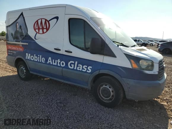 ✅ 2015 Ford Transit Cargo • VIN: 1FTNE1CM7FKA53206 • Lot: 71543465. Wystawiony na Copart z przebiegiem 204 019 mil. Bezpłatny archiwum sprzedaży aukcyjnych z USA i szczegółowy raport historii pojazdu na DreamBid. Zdjęcie 4.