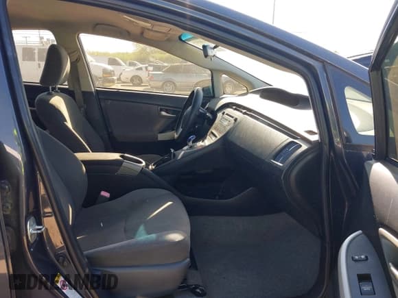 ✅ 2013 Toyota Prius Two • VIN: JTDKN3DU9D1624484 • Лот: 43605975. Опубликован ранее на IAAI с пробегом 222 612 миль. Бесплатный доступ к архиву аукционных продаж из США и подробный отчёт об истории автомобиля на DreamBid. Изображение 5.