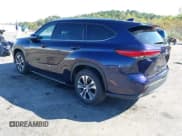 ✅ 2021 Toyota Highlander XLE • VIN: 5TDGZRAH2MS514366 • Lot: 43440513. Listed on IAAI with 74,096 mi. Free auction sales archive from the USA and detailed vehicle history report at DreamBid. Image 3.