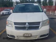 ✅ 2010 Dodge Grand Caravan SXT • VIN: 2D4RN5D11AR316767 • Lot: 43659112. Wystawiony na IAAI z przebiegiem 154 259 mil. Bezpłatny archiwum sprzedaży aukcyjnych z USA i szczegółowy raport historii pojazdu na DreamBid. Zdjęcie 6.