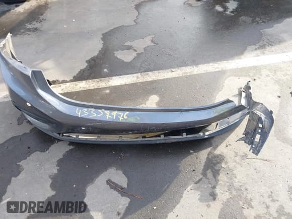 ✅ 2019 Chevrolet Cruze LT • VIN: 1G1BE5SMXK7110256 • Lot: 43357976. Listed on IAAI with 115,650 mi. Free auction sales archive from the USA and detailed vehicle history report at DreamBid. Image 12.