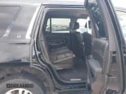 ✅ 2020 Chevrolet Tahoe LT • VIN: 1GNSCBKCXLR299233 • Lot: 43131742. Wystawiony na IAAI z przebiegiem 77 843 mil. Bezpłatny archiwum sprzedaży aukcyjnych z USA i szczegółowy raport historii pojazdu na DreamBid. Zdjęcie 8.