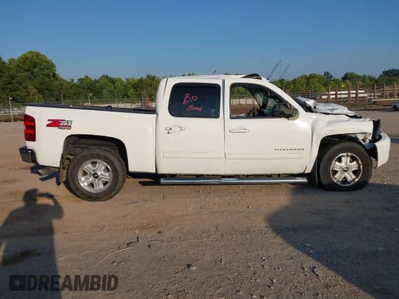 ✅ 2011 Chevrolet Silverado 1500 LTZ • VIN: 3GCPKTE34BG227719 • Lot: 42760265. Wystawiony na IAAI z przebiegiem Nie podano. Bezpłatny archiwum sprzedaży aukcyjnych z USA i szczegółowy raport historii pojazdu na DreamBid. Zdjęcie 13.