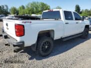 ✅ 2017 Chevrolet Silverado 2500HD Work Truck • VIN: 1GC1KUEY4HF111891 • Lot: 64458105. Wystawiony na Copart z przebiegiem 112 778 mil. Bezpłatny archiwum sprzedaży aukcyjnych z USA i szczegółowy raport historii pojazdu na DreamBid. Zdjęcie 3.