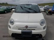 ✅ 2014 FIAT 500e • VIN: 3C3CFFGE0ET172785 • Lot: 59101865. Wystawiony na Copart z przebiegiem 57 727 mil. Bezpłatny archiwum sprzedaży aukcyjnych z USA i szczegółowy raport historii pojazdu na DreamBid. Zdjęcie 5.