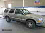 2000 Chevrolet Blazer LT z VIN 1GNDT13WXY2344263, wystawiony jako Copart lot #68523484 z przebiegiem 157 060 mil mil oraz Szkoda całkowita • Salvage title. Historia ofert i sprzedaży dostępna na DreamBid. Obrazek 4.