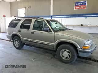 2000 Chevrolet Blazer LT z VIN 1GNDT13WXY2344263, wystawiony jako Copart lot #68523484 z przebiegiem 157 060 mil mil oraz Szkoda całkowita • Salvage title. Historia ofert i sprzedaży dostępna na DreamBid. Obrazek 4.