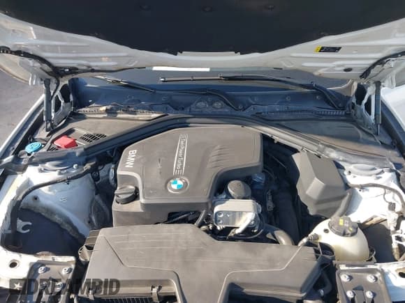 ✅ 2017 BMW 3 Series 320i • VIN: WBA8E1G36HNU17676 • Lot: 43597193. Wystawiony na IAAI z przebiegiem 78 800 mil. Bezpłatny archiwum sprzedaży aukcyjnych z USA i szczegółowy raport historii pojazdu na DreamBid. Zdjęcie 10.