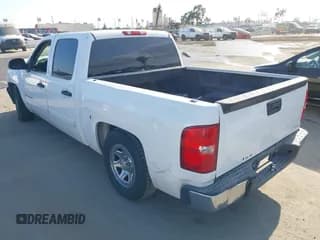 ✅ 2007 Chevrolet Silverado 1500 1LT • VIN: 3GCEC13C77G549984 • Lot: 43195818. Wystawiony na IAAI z przebiegiem 216 705 mil. Bezpłatny archiwum sprzedaży aukcyjnych z USA i szczegółowy raport historii pojazdu na DreamBid. Zdjęcie 3.
