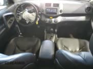 ✅ 2009 Toyota RAV4 Sport • VIN: 2T3BF32V09W015253 • Lot: 70234045. Wystawiony na Copart z przebiegiem 121 137 mil. Bezpłatny archiwum sprzedaży aukcyjnych z USA i szczegółowy raport historii pojazdu na DreamBid. Zdjęcie 8.