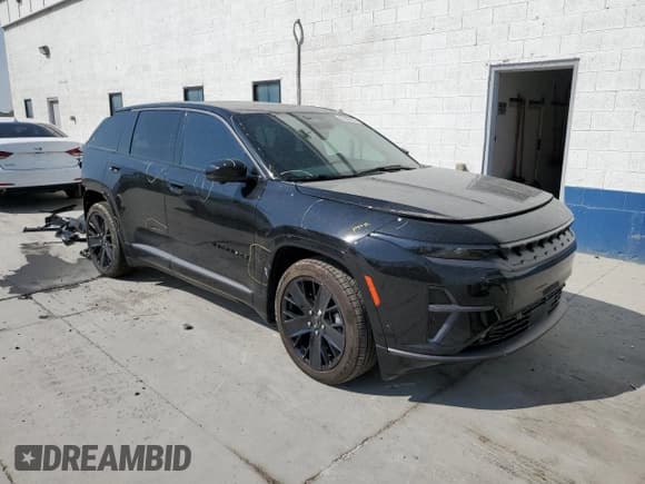 ✅ 2024 Jeep Wagoneer S Launch Edition • VIN: 3C4RJNAKXRT172456 • Lot: 65362205. Listed on Copart with 1,065 mi. Free auction sales archive from the USA and detailed vehicle history report at DreamBid. Image 4.