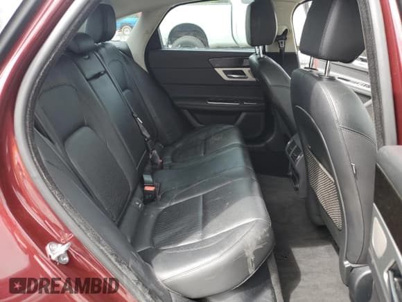 ✅ 2016 Jaguar XF 35t Prestige • VIN: SAJBK4BV9GCY19232 • Lot: 70114865. Listed on Copart with 97,298 mi. Free auction sales archive from the USA and detailed vehicle history report at DreamBid. Image 10.