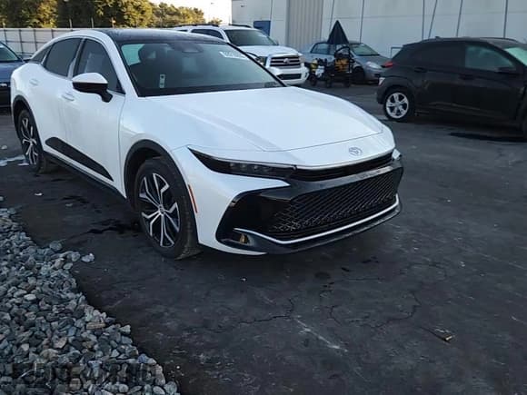 ✅ 2023 Toyota Crown Limited • VIN: JTDAAAAF8P3000573 • Lot: 92910265. Listed on Copart with 31,124 mi. Free auction sales archive from the USA and detailed vehicle history report at DreamBid. Image 13.