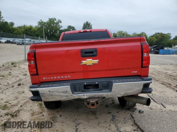 ✅ 2015 Chevrolet Silverado 2500HD LTZ • VIN: 1GC1KWE83FF128027 • Lot: 69744655. Listed on Copart with 181,554 mi. Free auction sales archive from the USA and detailed vehicle history report at DreamBid. Image 6.