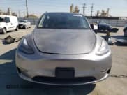 ✅ 2024 Tesla Model Y Long Range • VIN: 7SAYGAEE6RF131749 • Lot: 74548014. Wystawiony na Copart z przebiegiem 1 042 mil. Bezpłatny archiwum sprzedaży aukcyjnych z USA i szczegółowy raport historii pojazdu na DreamBid. Zdjęcie 5.
