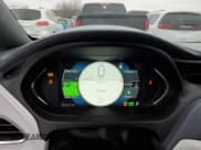 ✅ 2017 Chevrolet Bolt EV Premier • VIN: 1G1FX6S05H4181681 • Lot: 84906044. Wystawiony na Copart z przebiegiem 135 137 mil. Bezpłatny archiwum sprzedaży aukcyjnych z USA i szczegółowy raport historii pojazdu na DreamBid. Zdjęcie 9.