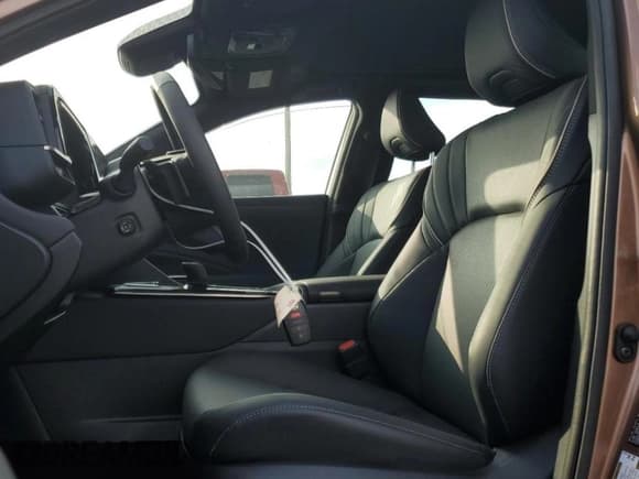 ✅ 2025 Toyota Crown Platinum • VIN: JTDAFAAF3S3011409 • Лот: 44185645. Опубликован ранее на Copart с пробегом 2 336 миль. Бесплатный доступ к архиву аукционных продаж из США и подробный отчёт об истории автомобиля на DreamBid. Изображение 7.