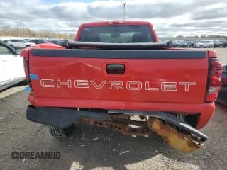 ✅ 2005 Chevrolet Silverado 1500 Work Truck • VIN: 1GCEK14V15Z350509 • Лот: 77303024. Опубликован ранее на Copart с пробегом 179 943 миль. Бесплатный доступ к архиву аукционных продаж из США и подробный отчёт об истории автомобиля на DreamBid. Изображение 6.