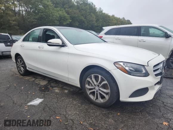✅ 2017 Mercedes-Benz C 300 • VIN: 55SWF4KB5HU193675 • Lot: 90038805. Wystawiony na Copart z przebiegiem 107 264 mil. Bezpłatny archiwum sprzedaży aukcyjnych z USA i szczegółowy raport historii pojazdu na DreamBid. Zdjęcie 4.