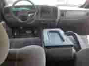 ✅ 2004 Chevrolet Silverado 1500 LS • VIN: 2GCEC19TX41373024 • Lot: 62251884. Wystawiony na Copart z przebiegiem 199 363 mil mil. Skorzystaj z bezpłatnego archiwum sprzedaży aukcyjnych z USA i zobacz szczegółowy raport historii pojazdu na DreamBid. Zdjęcie 8.