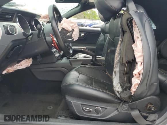 ✅ 2015 Ford Mustang EcoBoost Premium • VIN: 1FATP8UH0F5364489 • Лот: 67823665. Опубликован ранее на Copart с пробегом 124 487 миль. Бесплатный доступ к архиву аукционных продаж из США и подробный отчёт об истории автомобиля на DreamBid. Изображение 7.