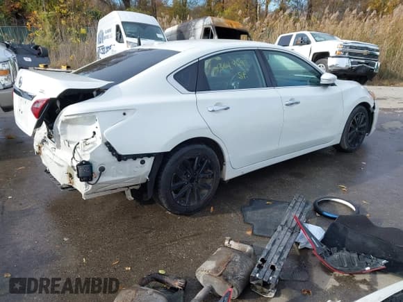 ✅ 2018 Nissan Altima SV • VIN: 1N4AL3APXJC283554 • Lot: 43614297. Wystawiony na IAAI z przebiegiem 161 685 mil. Bezpłatny archiwum sprzedaży aukcyjnych z USA i szczegółowy raport historii pojazdu na DreamBid. Zdjęcie 4.