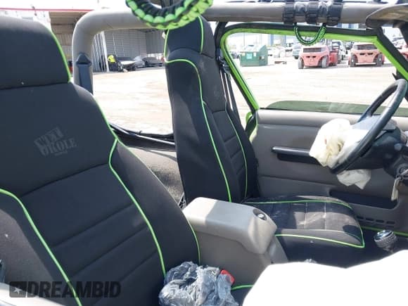 ✅ 2004 Jeep Wrangler Sahara • VIN: 1J4FA59S44P704878 • Лот: 42226255. Опубликован ранее на IAAI с пробегом 88 886 миль. Бесплатный доступ к архиву аукционных продаж из США и подробный отчёт об истории автомобиля на DreamBid. Изображение 5.