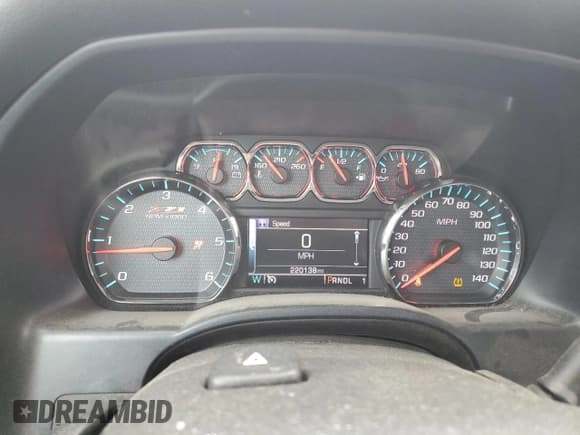 ✅ 2018 Chevrolet Silverado 2500HD LT • VIN: 1GC1KVEG8JF190582 • Lot: 47022945. Wystawiony na Copart z przebiegiem 220 138 mil. Bezpłatny archiwum sprzedaży aukcyjnych z USA i szczegółowy raport historii pojazdu na DreamBid. Zdjęcie 9.