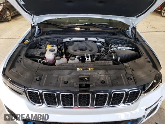 ✅ 2022 Jeep Grand Cherokee Overland • VIN: 1C4RJYD68N8716557 • Lot: 86807614. Listed on Copart with 12,590 mi. Free auction sales archive from the USA and detailed vehicle history report at DreamBid. Image 12.