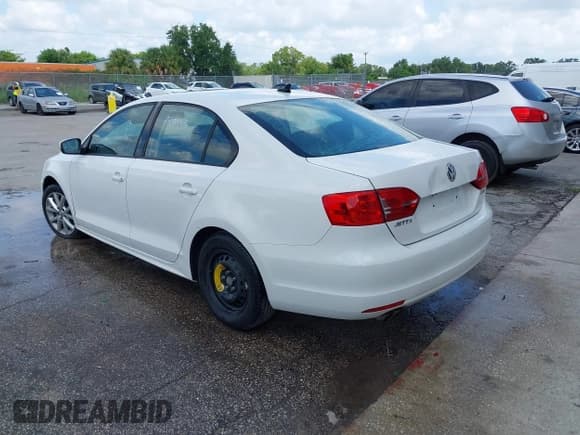 ✅ 2012 Volkswagen Jetta SE • VIN: 3VWDX7AJ7CM340550 • Lot: 43007257. Listed on IAAI with 132,658 mi. Free auction sales archive from the USA and detailed vehicle history report at DreamBid. Image 3.