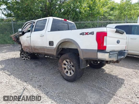 ✅ 2019 Ford F-250 XL • VIN: 1FT7W2B66KED62074 • Lot: 43092018. Listed on IAAI with 103,280 mi. Free auction sales archive from the USA and detailed vehicle history report at DreamBid. Image 3.