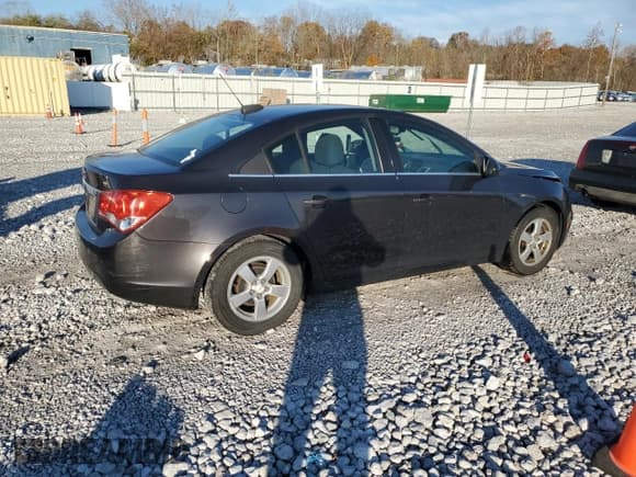 ✅ 2015 Chevrolet Cruze LT • VIN: 1G1PC5SB3F7282743 • Lot: 90753585. Listed on Copart with 144,288 mi. Free auction sales archive from the USA and detailed vehicle history report at DreamBid. Image 3.