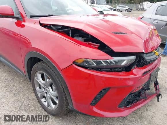 2024 Dodge Hornet R/T with VIN ZACPDFCW3R3A31053, listed as a IAAI auction lot 41910528 with 12,072 mi miles and . Bid and sale history available at DreamBid. Image 20.