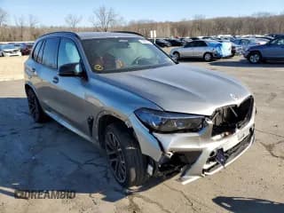 ✅ 2022 BMW X5 M • VIN: 5YMJU0C00N9M65330 • Lot: 68525852. Wystawiony na Copart z przebiegiem Nie podano. Bezpłatny archiwum sprzedaży aukcyjnych z USA i szczegółowy raport historii pojazdu na DreamBid. Zdjęcie 4.