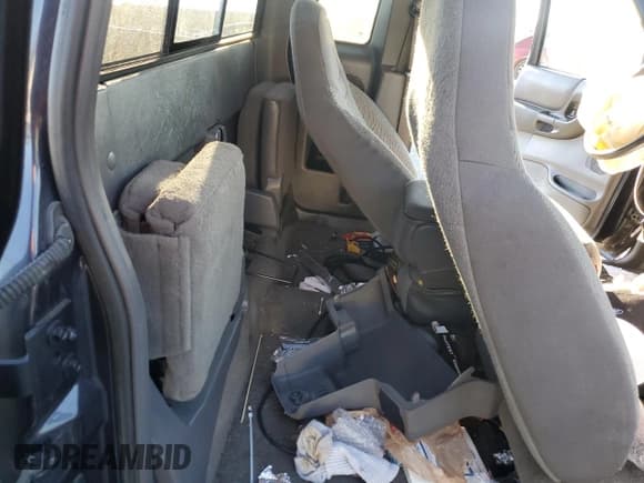 ✅ 2002 Ford Ranger XL Fleet • VIN: 1FTZR45EX2TA48180 • Lot: 82576215. Wystawiony na Copart z przebiegiem 206 947 mil. Bezpłatny archiwum sprzedaży aukcyjnych z USA i szczegółowy raport historii pojazdu na DreamBid. Zdjęcie 10.