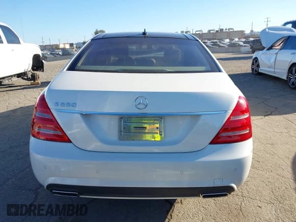 ✅ 2010 Mercedes-Benz S 550 • VIN: WDDNG7BB4AA346871 • Lot: 43461416. Wystawiony na IAAI z przebiegiem 246 945 mil. Bezpłatny archiwum sprzedaży aukcyjnych z USA i szczegółowy raport historii pojazdu na DreamBid. Zdjęcie 16.